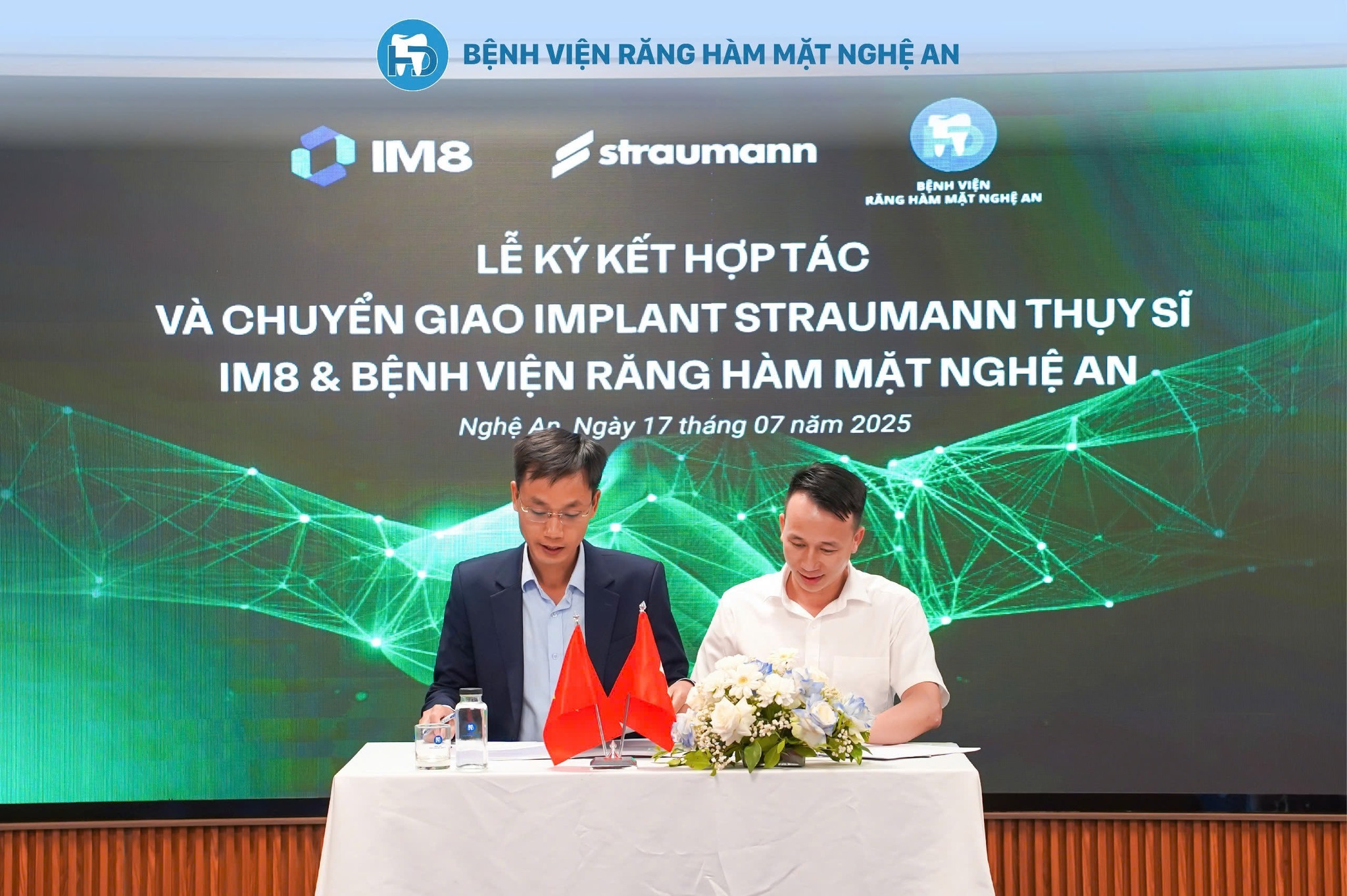 Lễ kí kết hợp tác chiến lược giữa Straumann & Bệnh viện Răng Hàm Mặt Nghệ An
